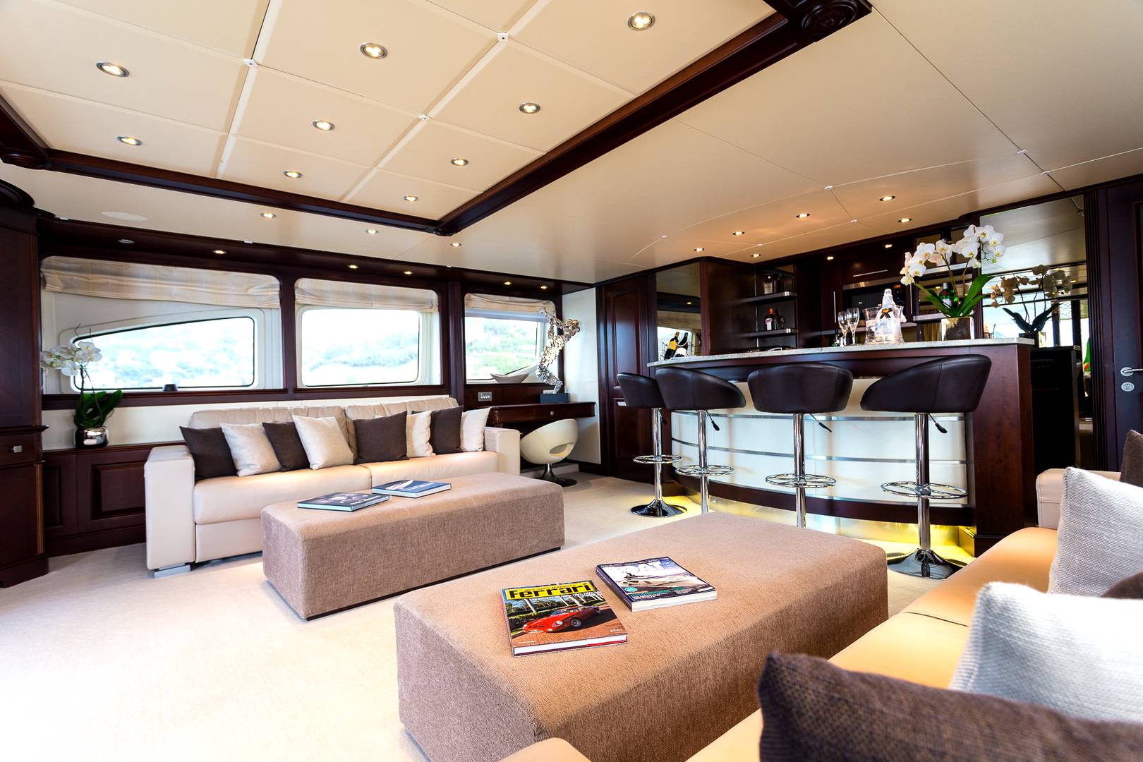 Yachts charter BENETTI 115