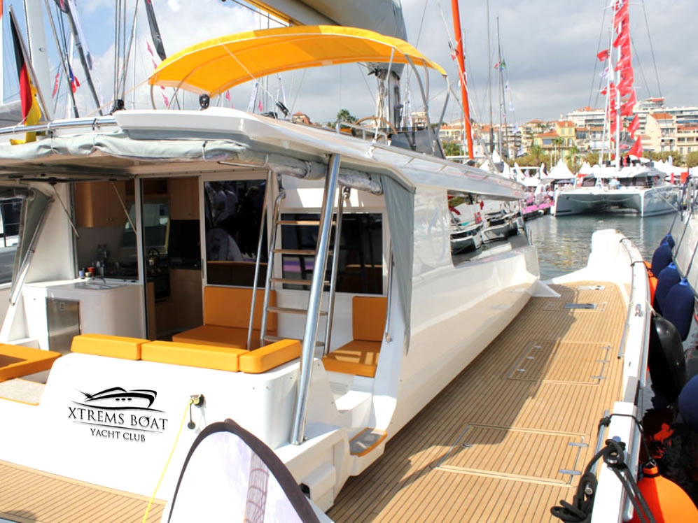 Catamarans rental CATAMARAN XT 8