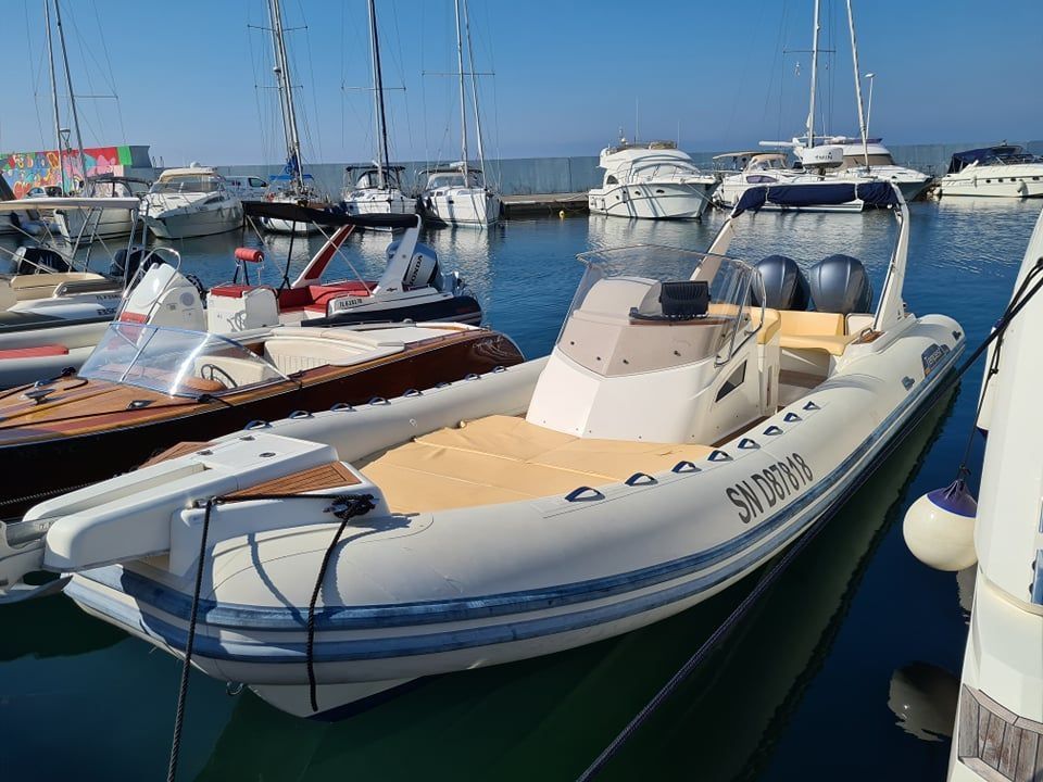 Yachts rental CAPELLI Tempest 1000 Open