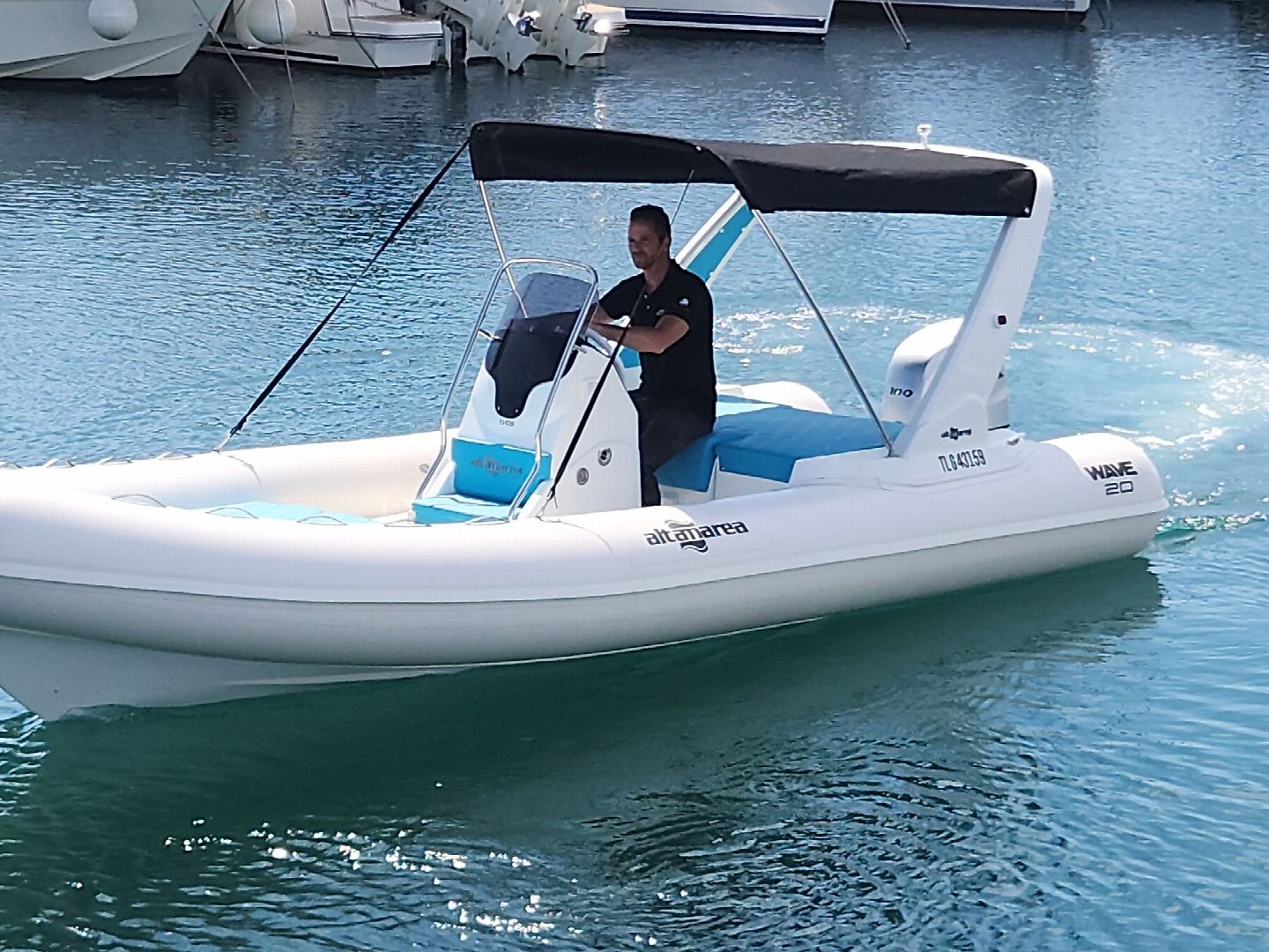 Yachts rental Altamarea Wave 20