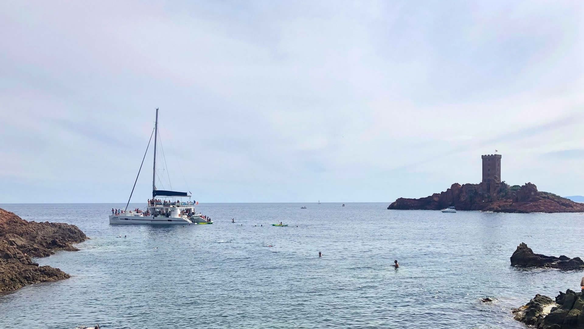 Catamarans rental CATAMARAN XT 100