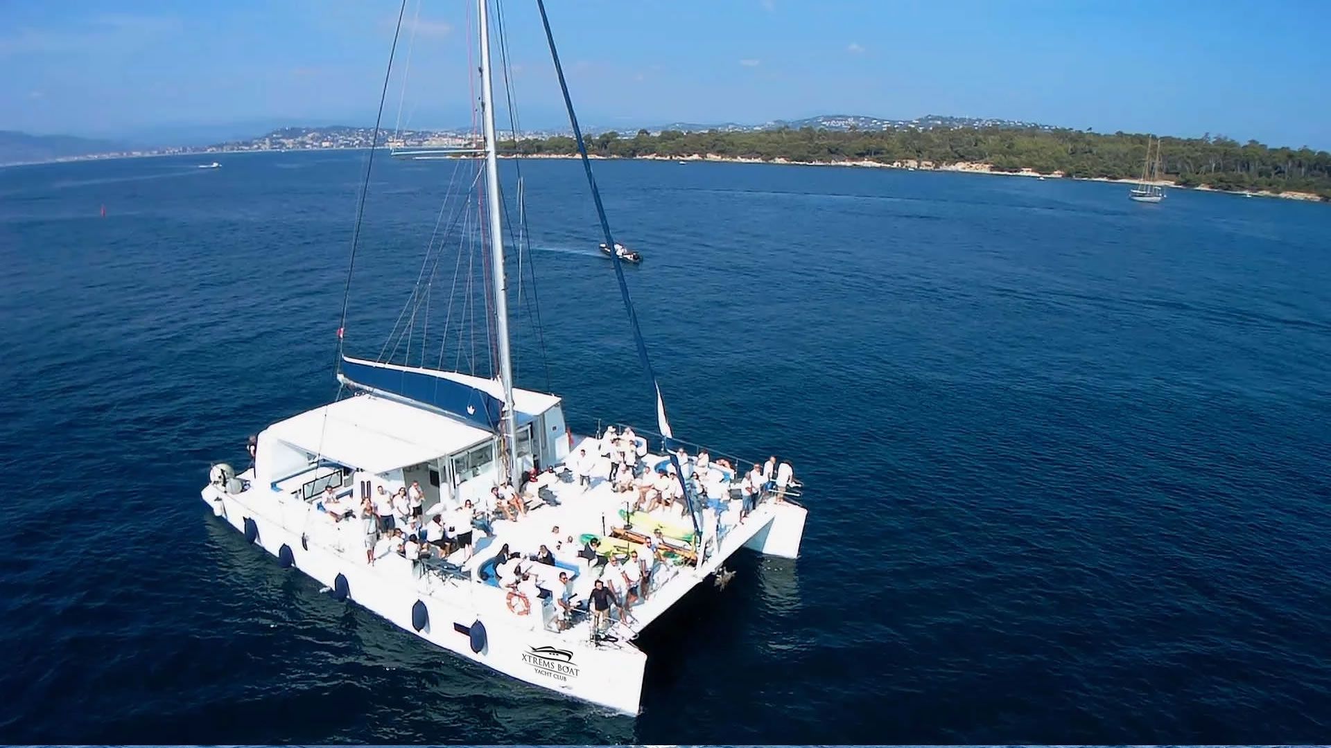 Catamarans rental CATAMARAN XT 100