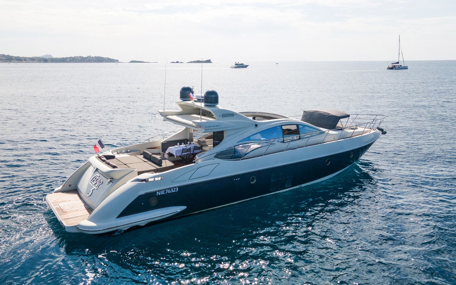 Location yachts AZIMUT 68S