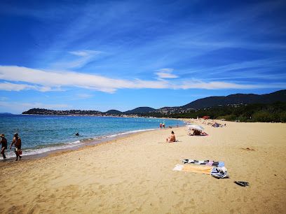 Louer un yacht pour découvrir la plage du Débarquement