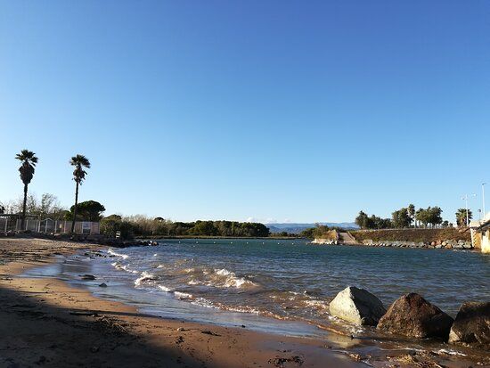 Tips for renting a boat from Plage de la République