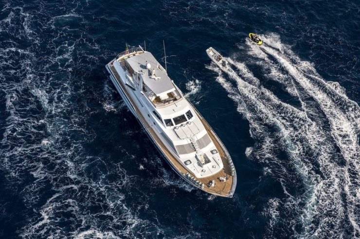 Yachts charter AS 40