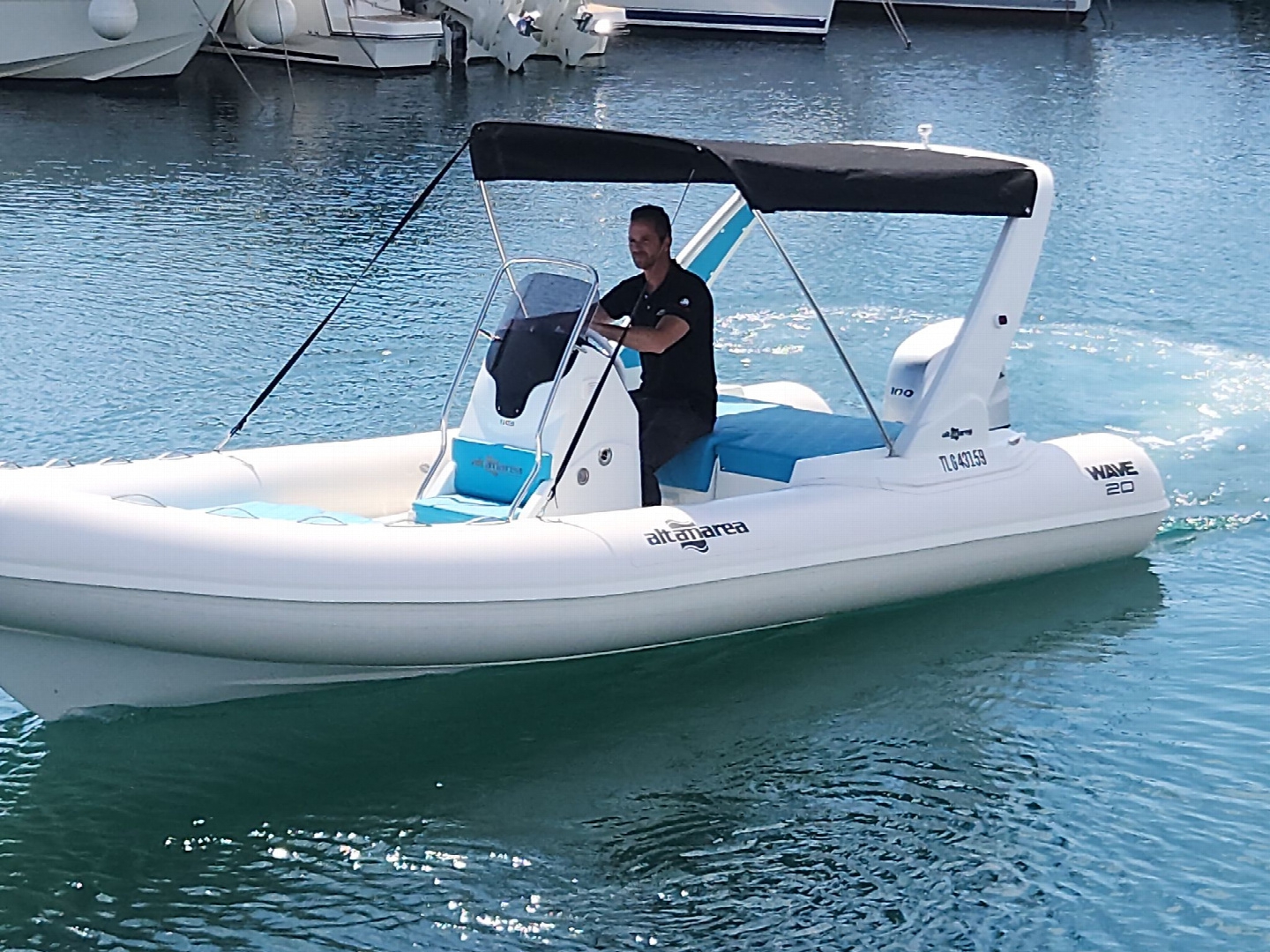 Yachts rental Altamarea Wave 20