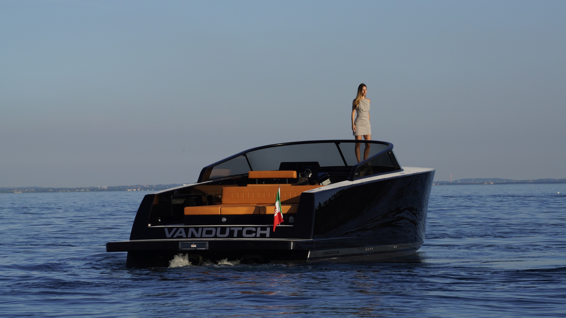 Rental rental VANDUTCH 40