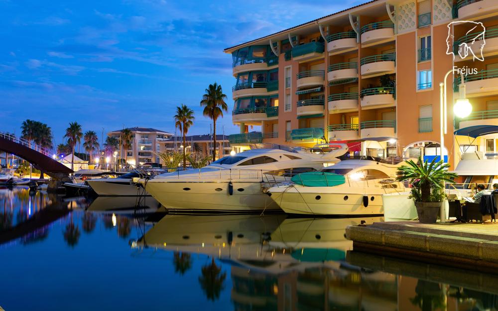 Services rental EVENING AT DOCKSIDE