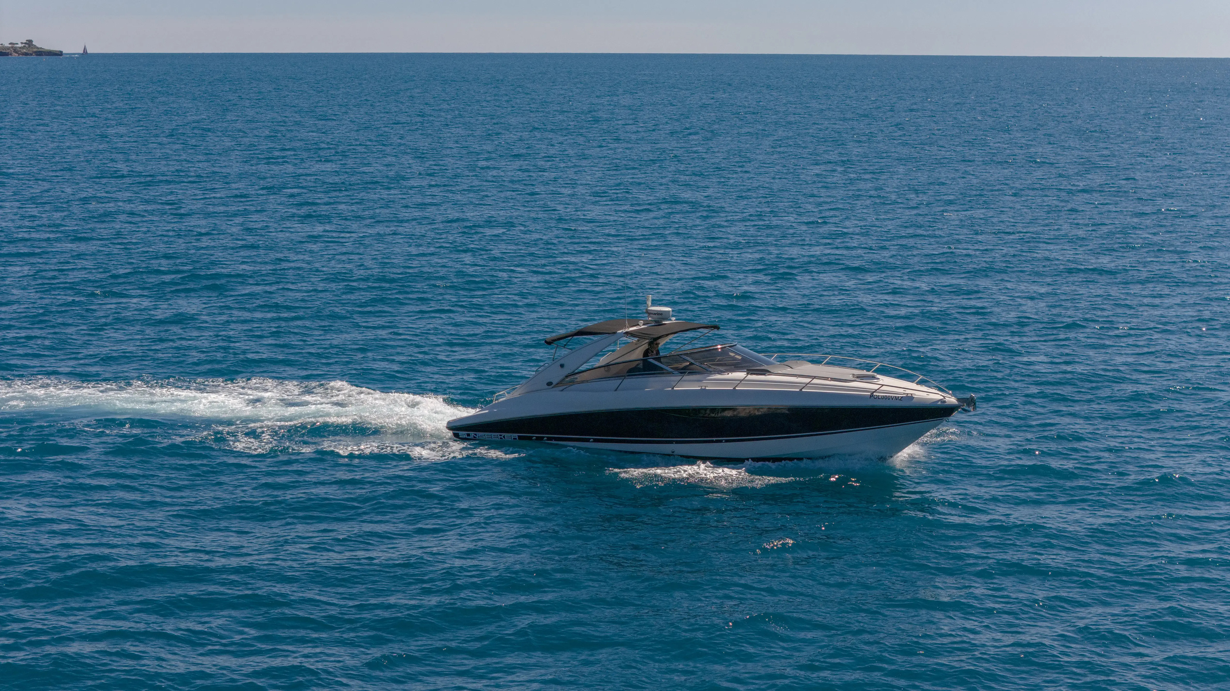 Location location SUNSEEKER SUPERHAWK 43