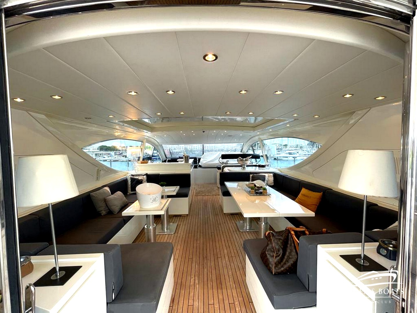 Location yachts Leopard 24