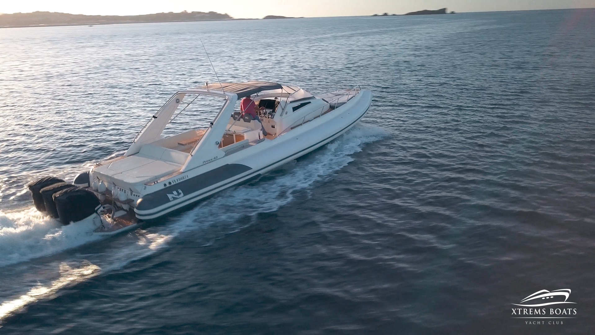 Yachts rental Nuova Jolly Prince 43