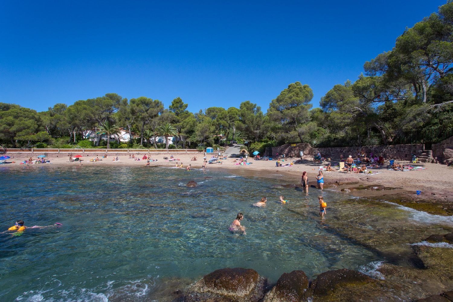 Notre sélection de yachts à louer depuis la plage de la Pescade