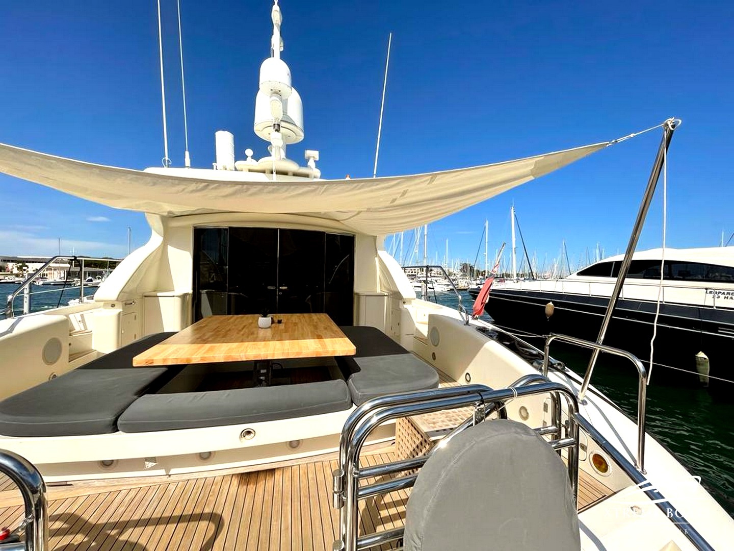 Location yachts Leopard 24