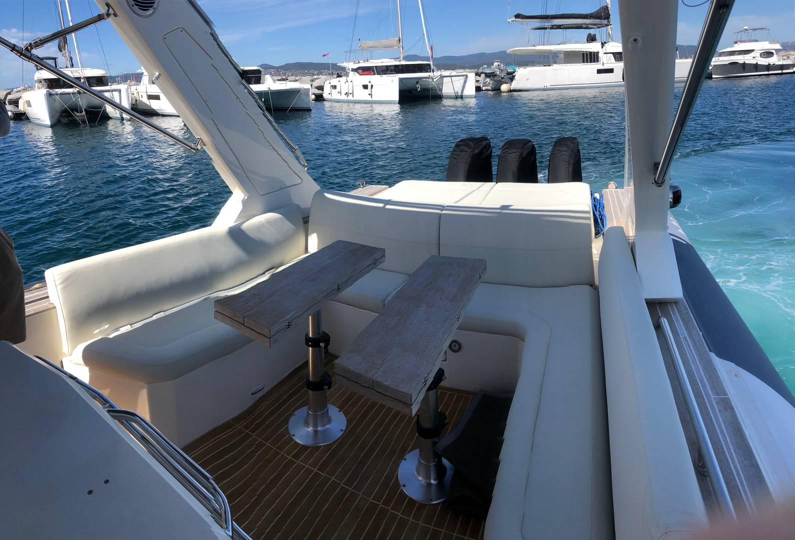 Yachts rental Nuova Jolly Prince 43
