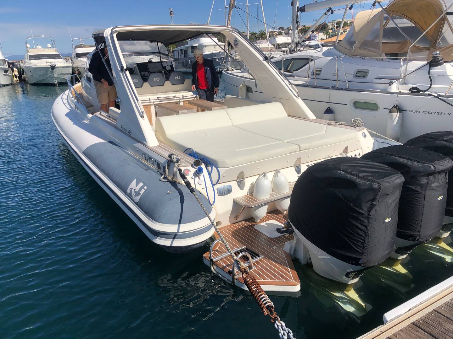 Yachts rental Nuova Jolly Prince 43