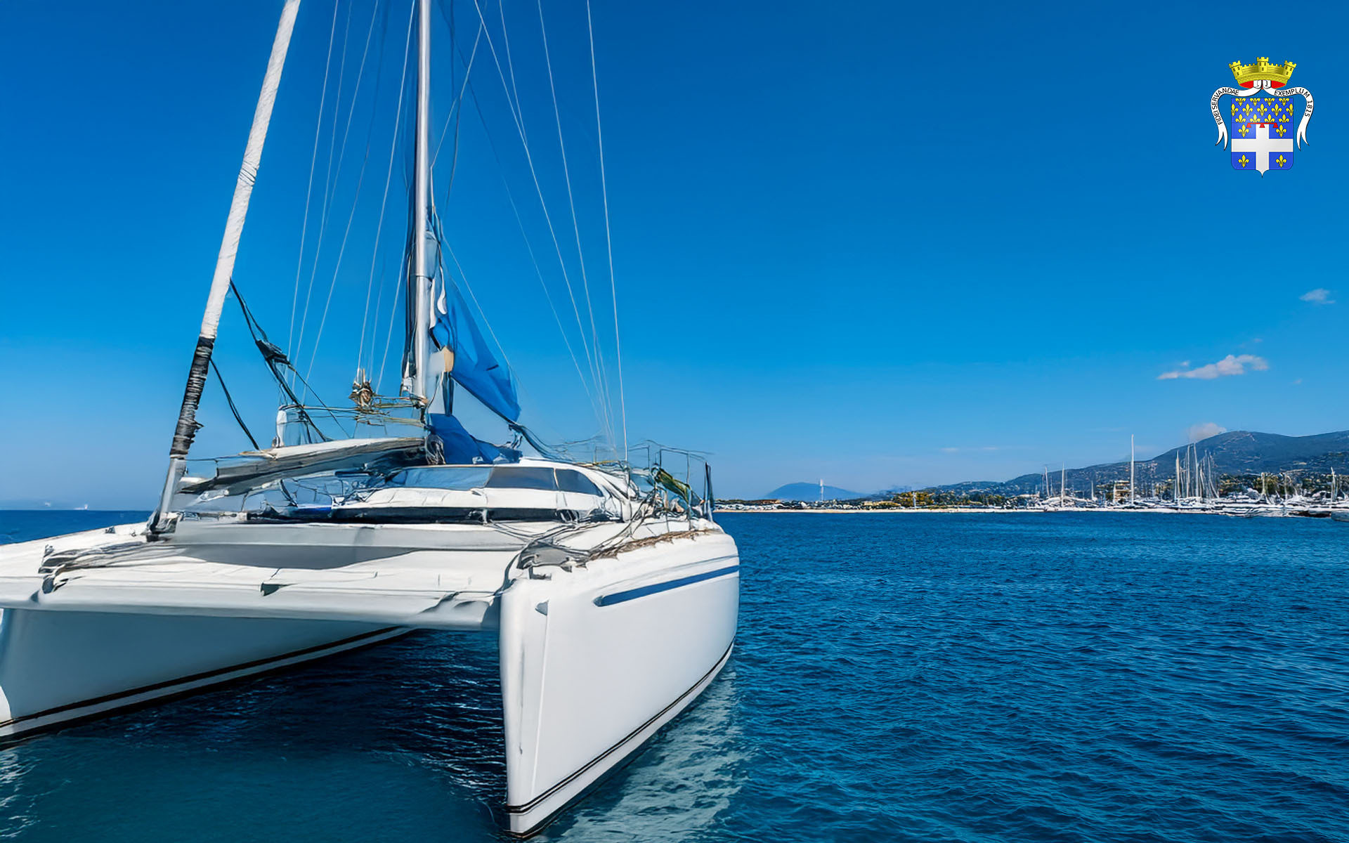Services rental Croisière en mer sur un catamaran à Antibes
