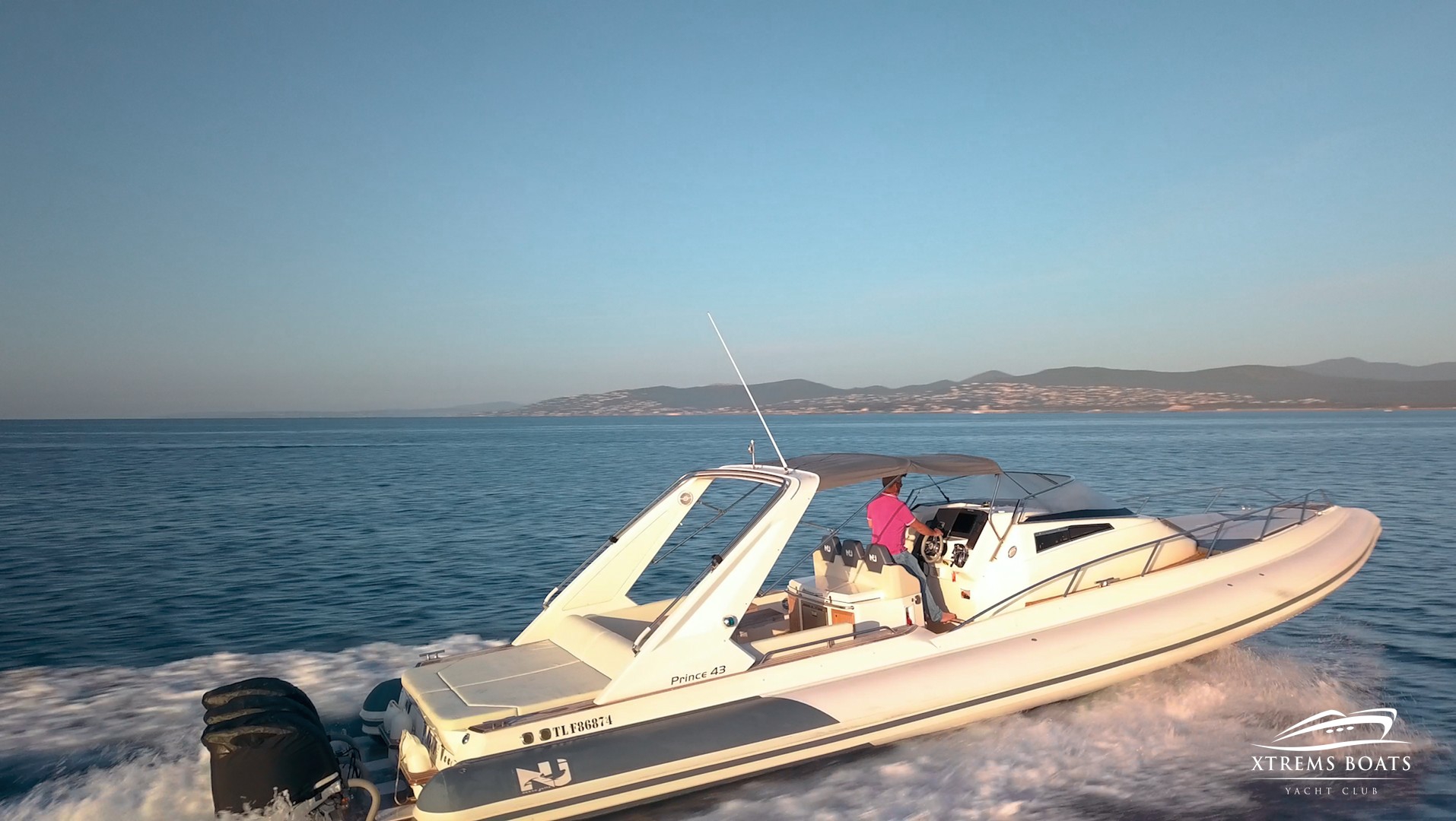 Yachts rental Nuova Jolly Prince 43